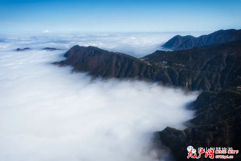 <b>庐山出现立冬后首场视觉震撼的云海景观</b>